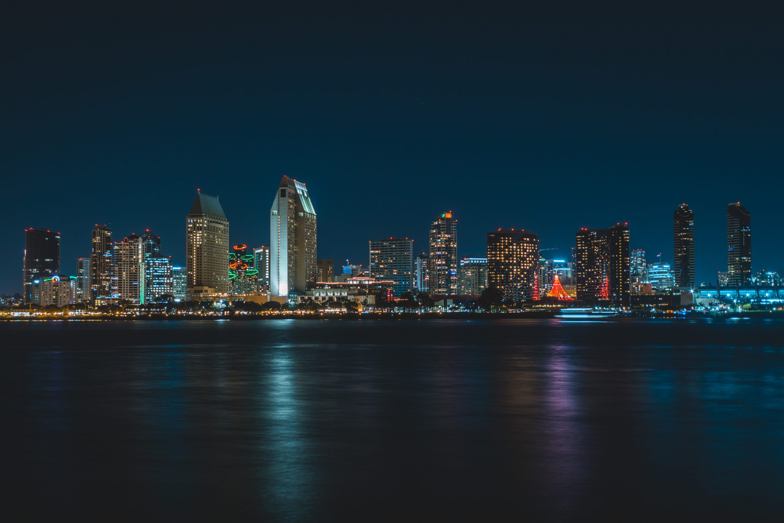 Things to do in San Diego - Shin Stories - Picture of San Diego Skyline captured by Locas Davies on Unspalsh
